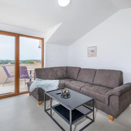 2 Bedroom Cozy In 公寓